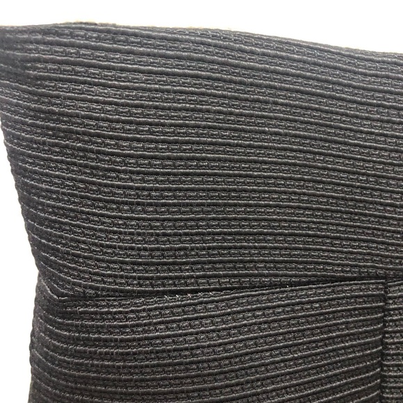 Gorgeous brand new Tahari Size 16US dress with beautiful beading! Very elegant. - Picture 6 of 8